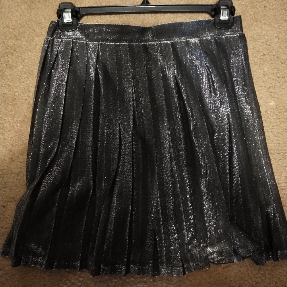 Garage silver skirt